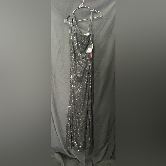 IEENA FOR MAC DUGGAL 42029 NWT Sequined Strappy One Shoulder Column Gown - Picture 4 of 7